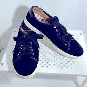 VIONIC Black Suede Sneakers with White Soles 
Size 6.5 Lace Closure Low Top